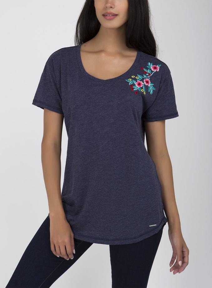 USPA EMBROIDERED FLORAL CLUSTER T-SHIRT For Sale