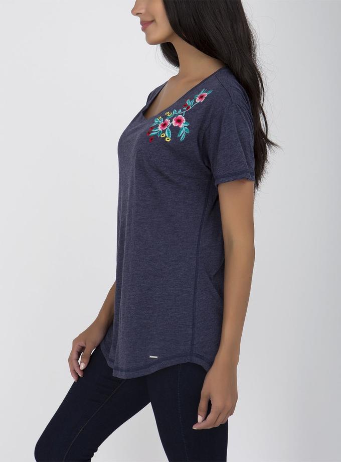 USPA EMBROIDERED FLORAL CLUSTER T-SHIRT For Sale