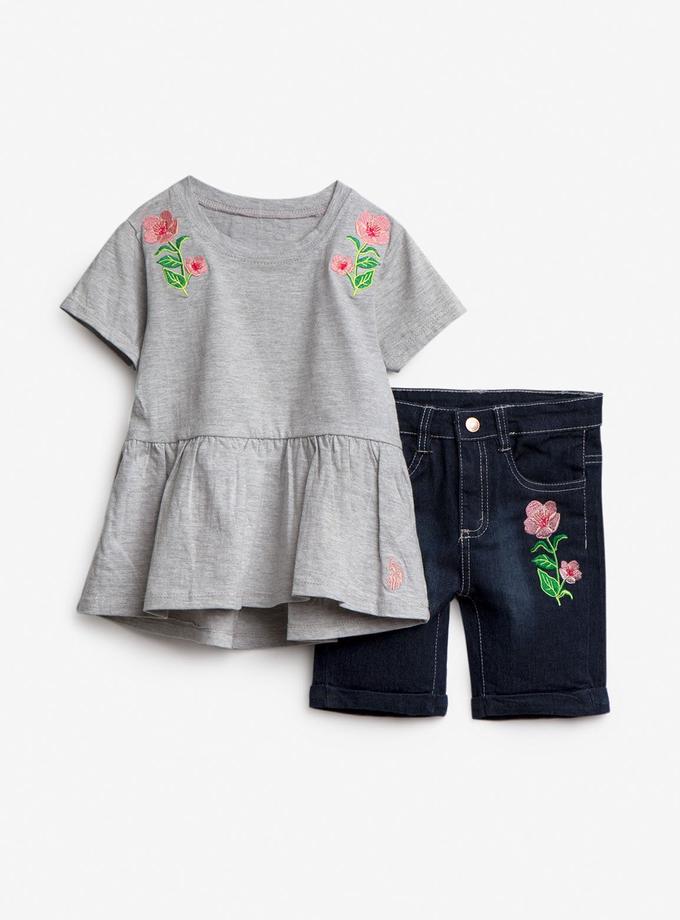 USPA GIRLS 2 PIECE SET: FLORAL TOP & BERMUDA SHORTS For Sale